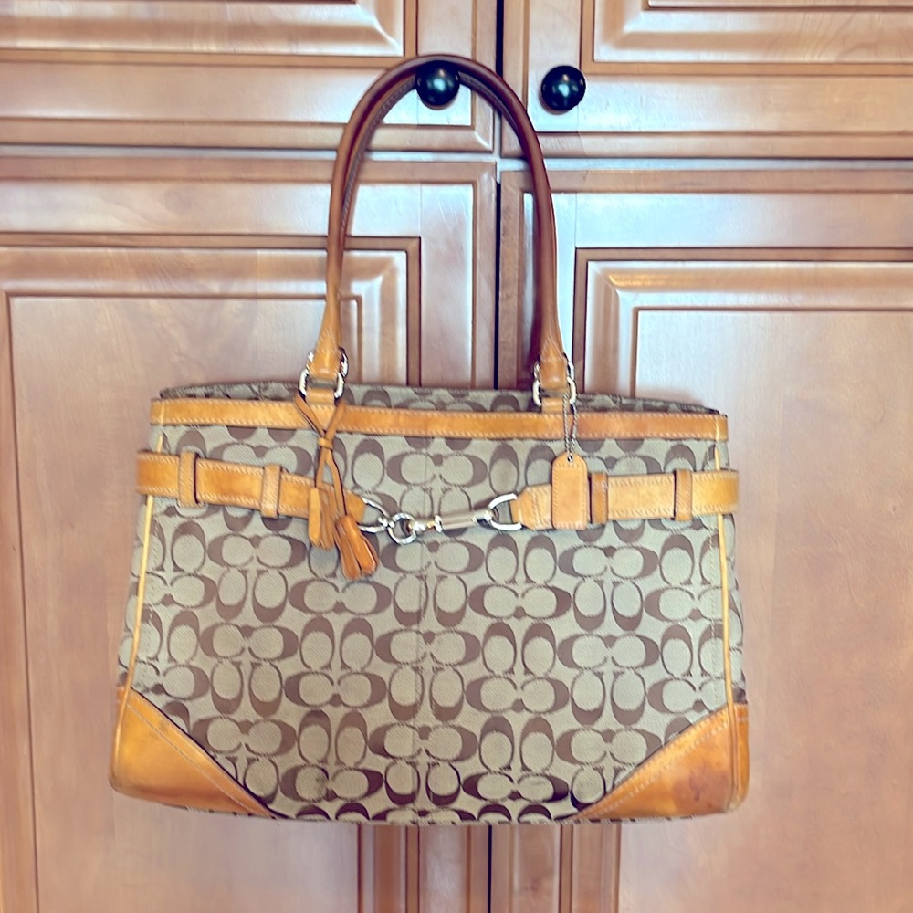 Coach Signature Hampton Carry All